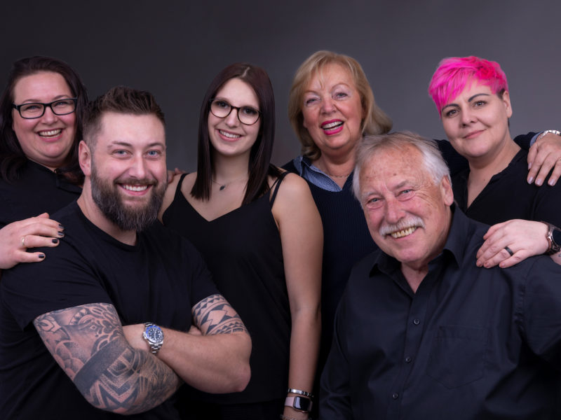 https://www.mfriseure.de/wp-content/uploads/2019/05/20190405_M-Friseure_079_v2_gross-Kopie-800x600.jpg